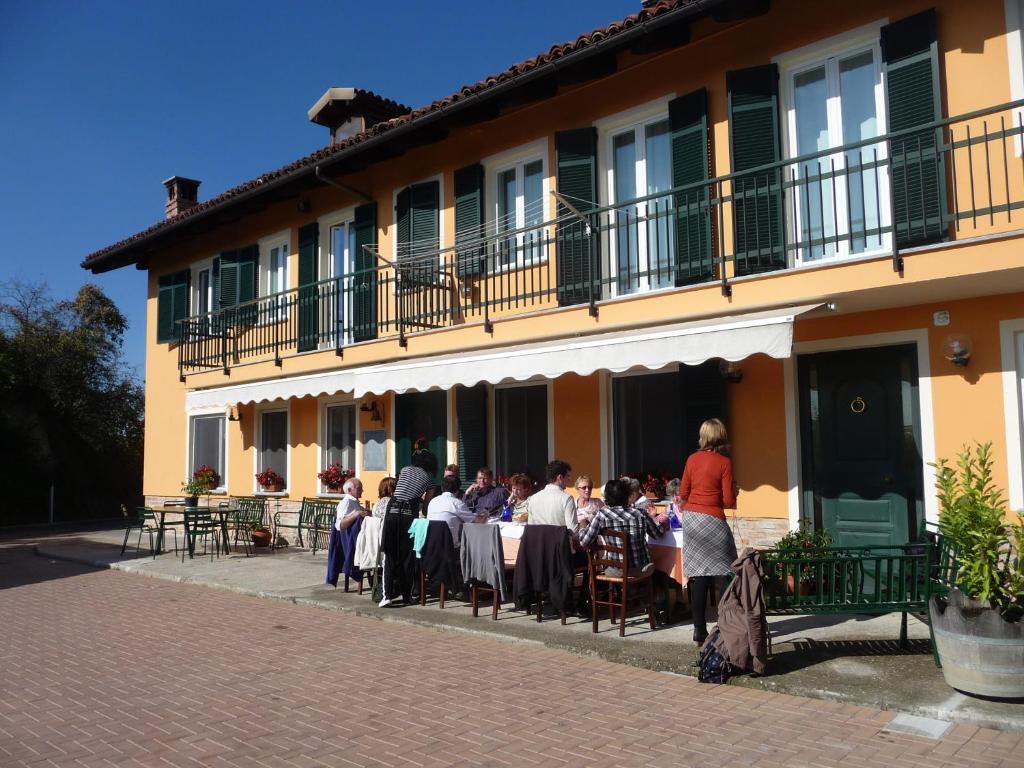 Agriturismo Cascina Vrona Villa Monteu Roero Eksteriør bilde